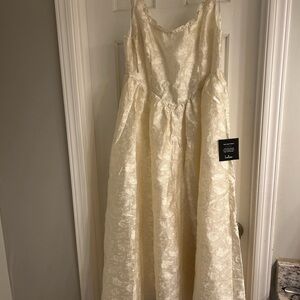 Lulu's Cream Textured Floral Midi Dress
